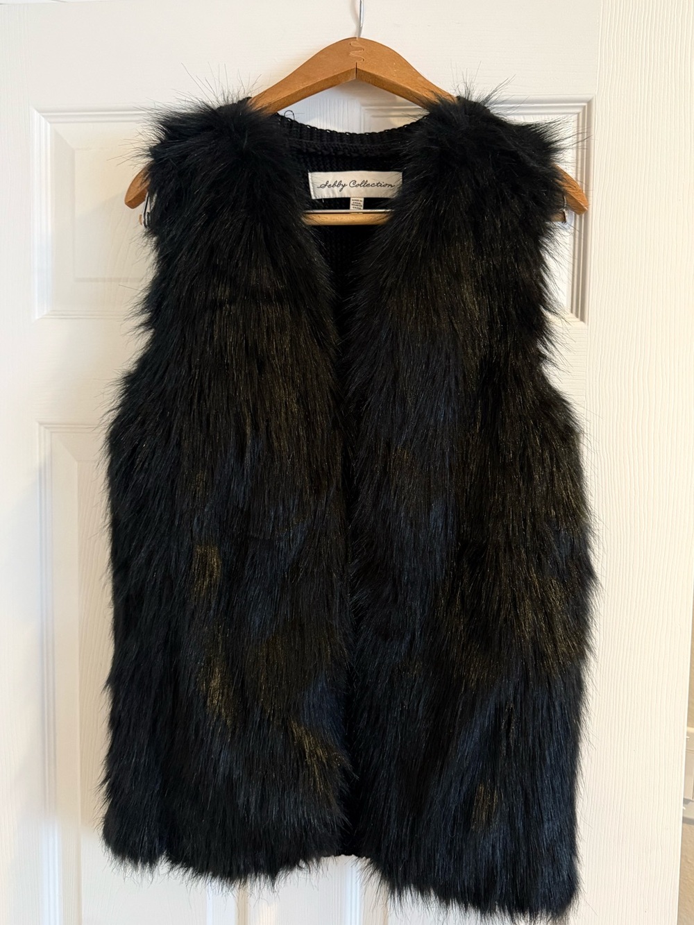Sebby Collection Black Faux Fur Vest Size L
